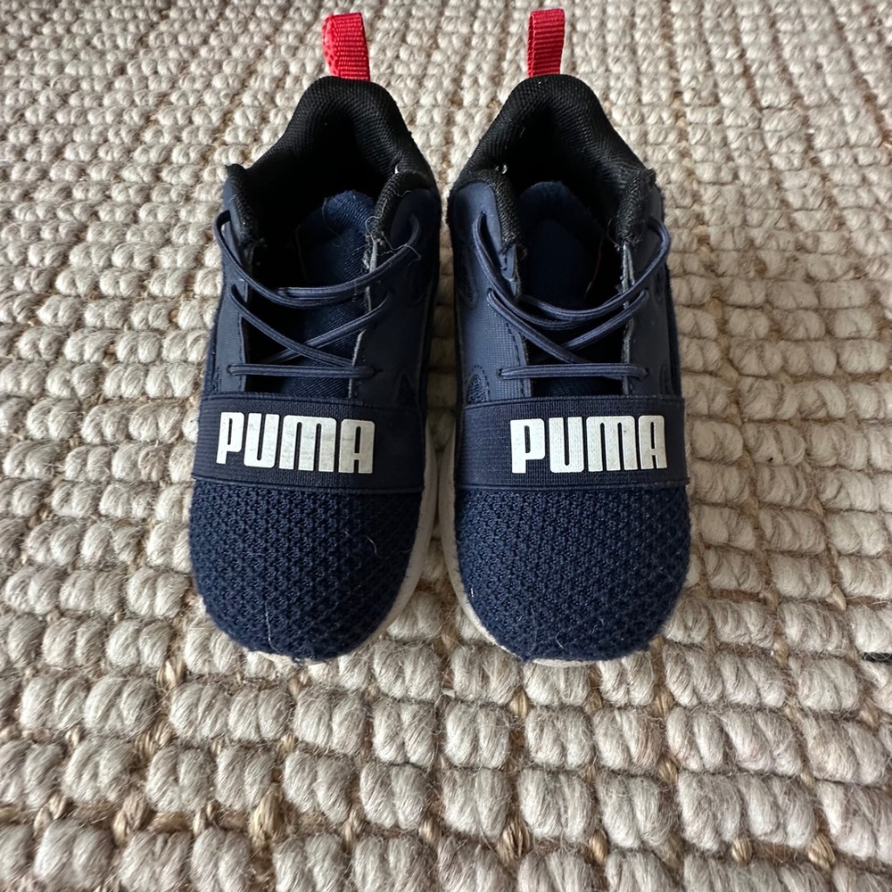 Puma shoes size 10c for toddler size 4T